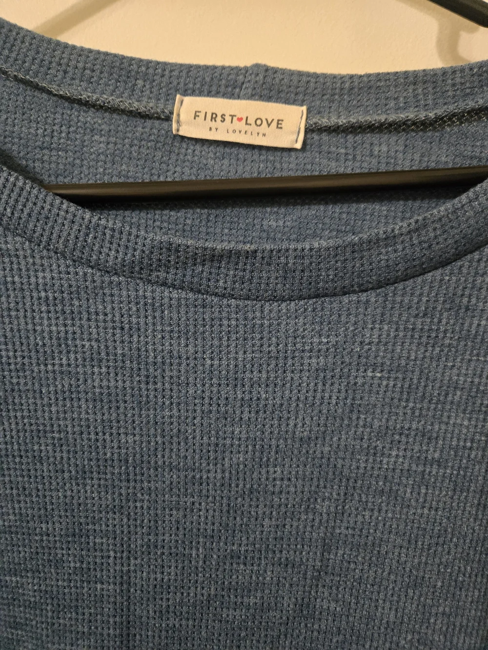 First Love Blue Cold-Shoulder Ribbed Knit Top - Picture 3 of 4